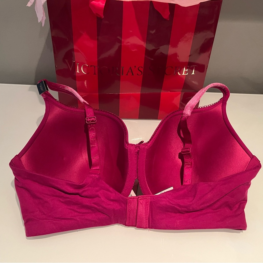 Victoria Secret Bra - Picture 8 of 15